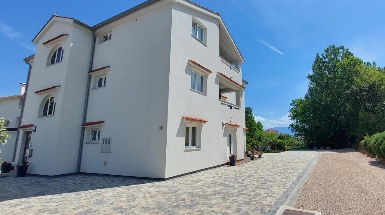 Apartments Matea I Baska  Exterior photo